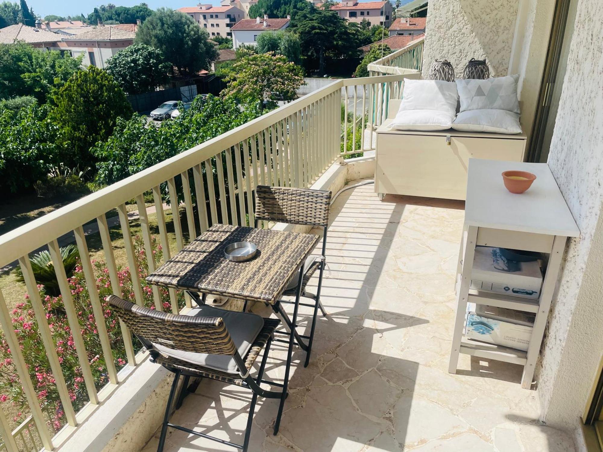 Fréjus Studio De Standing Climatise, Avec Piscine, Proche De La Mer מראה חיצוני תמונה
